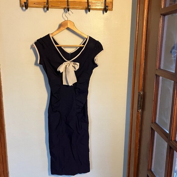 Stop Staring! Newport 1950’s Style Wiggle Dress Size Medium - Picture 1 of 6